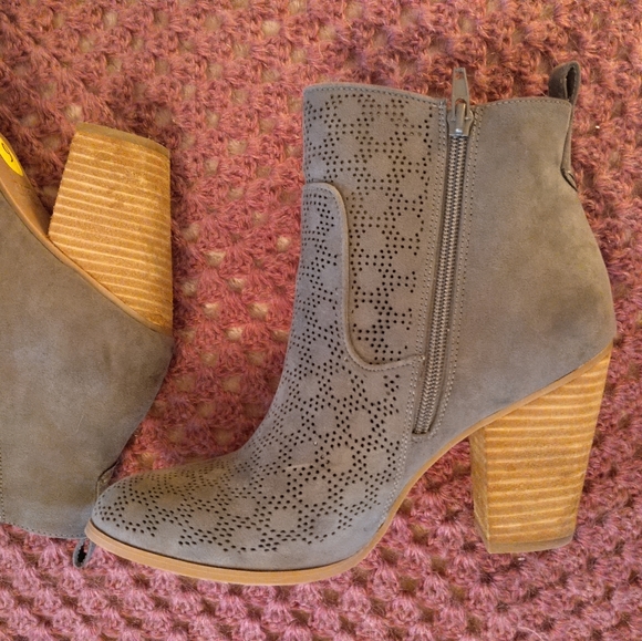 Carlos by Carlos Santana Grey Ankle Boots - Picture 4 of 8